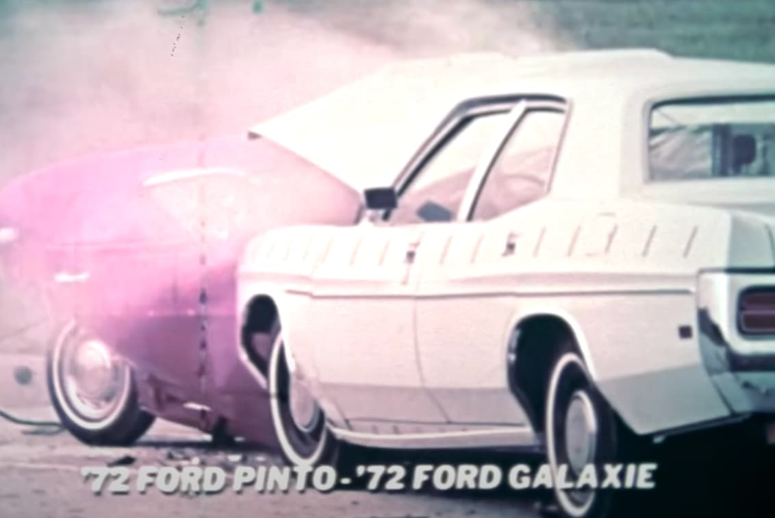 16 Photos of What It Looked Like to Wreck A Car in the 1970s